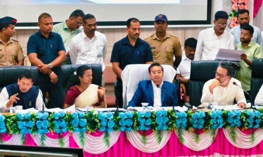 जिल्हा नियोजनची सभा गाजली ; ते “रेफर” प्रकरण आलं समोर ; पालकमंत्री नितेश राणेंनी जिल्हा शल्य चिकित्सकांना दिले स्पष्ट निर्देश