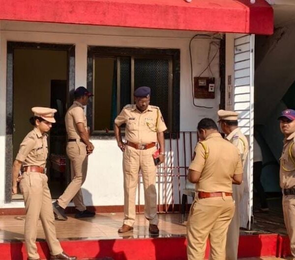 देवगडमध्ये गोव्यातील मायलेकांची होमस्टेमध्ये गळफास घेऊन आत्महत्या