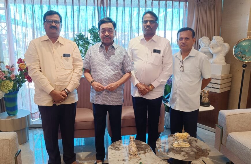 खा. नारायण राणे यांची सतीश सावंत यांनी अधिश निवासस्थानी घेतली भेट