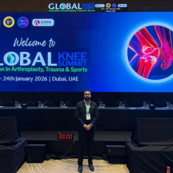 डॉ.तन्मय आठवले यांना दुबईतील ग्लोबल नी समिटसाठी मानाचा आंतरराष्ट्रीय सन्मान