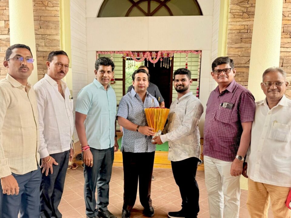 सरपंचपदी निवडीनंतर साहिल पांचाळ यांची पालकमंत्री नितेश राणे यांच्या निवासस्थानी घेतली सदिच्छा भेट, पुढील वाटचालीस शुभेच्छा