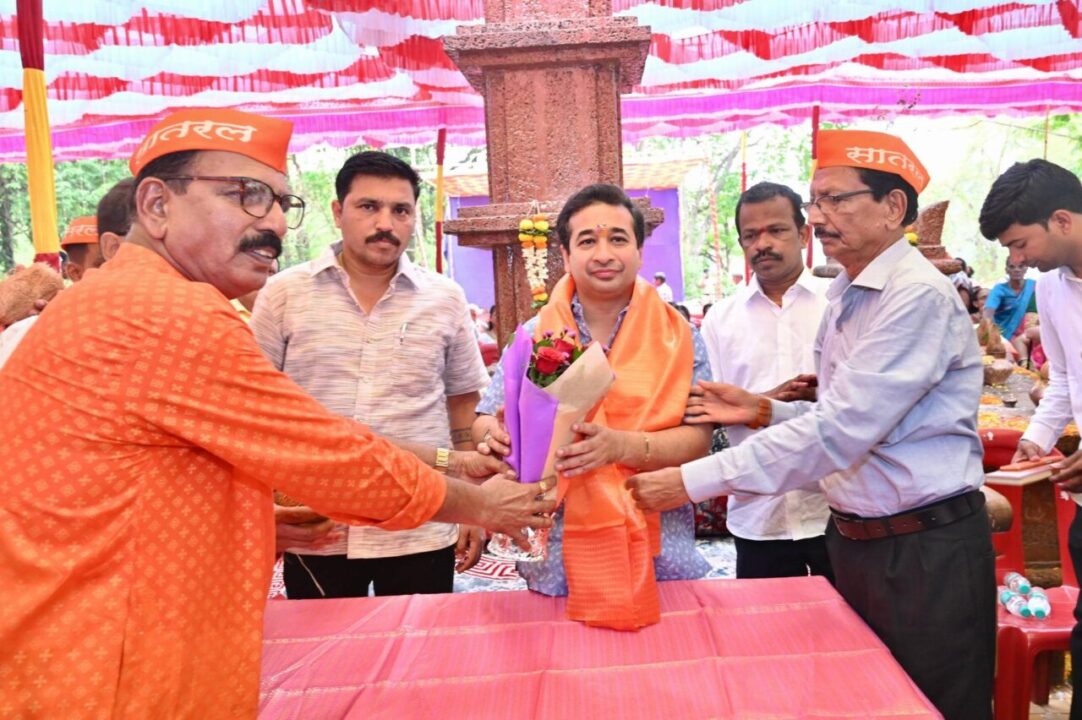पालकमंत्री नितेश राणेंच्या उपस्थितीत सातरलमध्ये मंदिराचा जीर्णोद्धार सोहळा रंगला