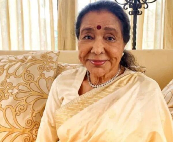 संगीताच्या आकाशातील तेजस्वी तारा अस्ताला… आशाताई भोसले यांचं निधन