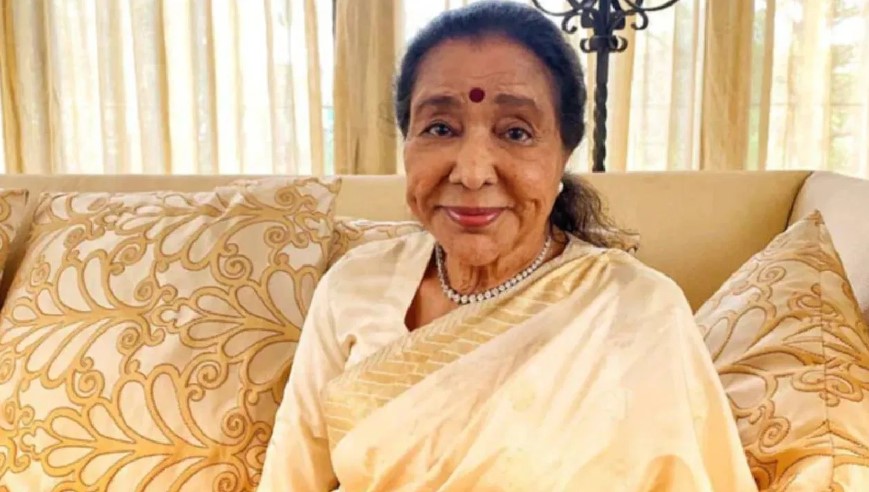 संगीताच्या आकाशातील तेजस्वी तारा अस्ताला… आशाताई भोसले यांचं निधन