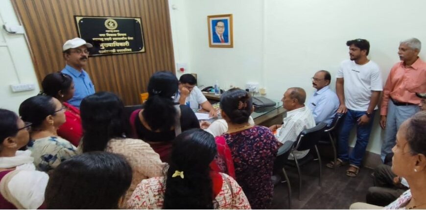 नगरपरिषदेत नागरिकांचा एल्गार; प्रश्न सोडवा अन्यथा आंदोलन