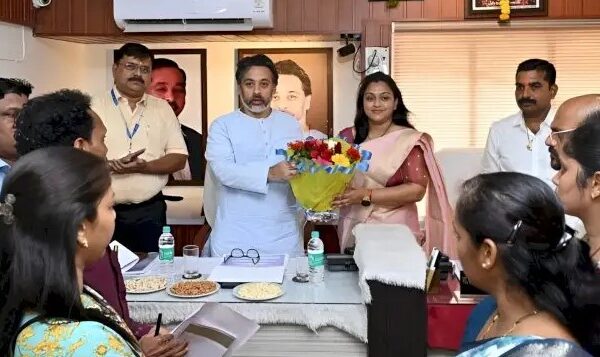 रस्ते-उद्यान प्रकल्प लवकर पूर्ण करा – आमदार निलेश राणेंचे निर्देश