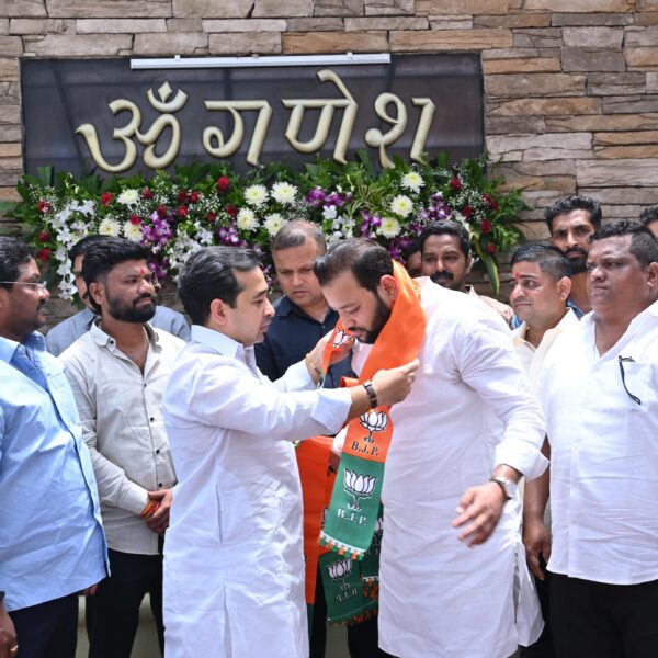 भुईबावड्यात उबाठा गटाला मोठा धक्का ; उबाठाचे सुनील नारकर यांचा भाजपात प्रवेश