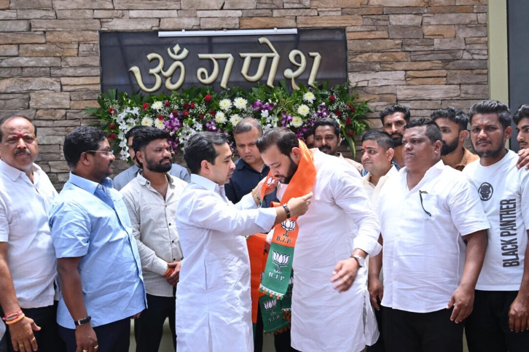 भुईबावड्यात उबाठा गटाला मोठा धक्का ; उबाठाचे सुनील नारकर यांचा भाजपात प्रवेश