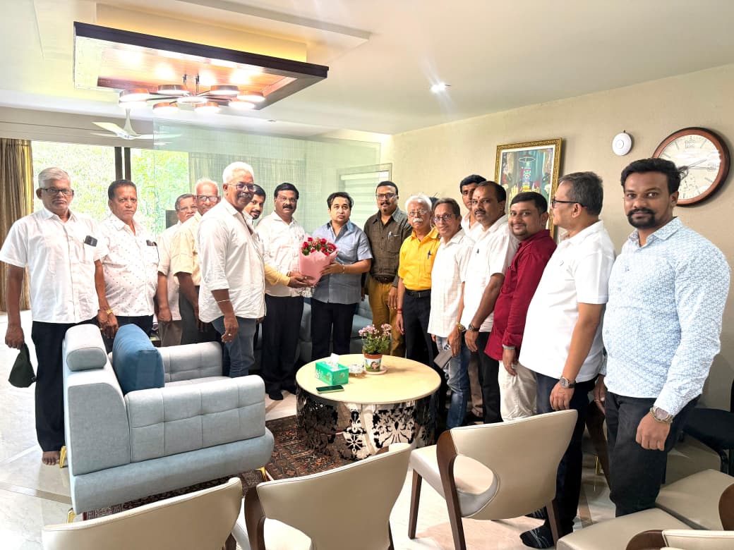 जिल्ह्यातील वाहनांना टोलमुक्ती जाहीर केल्याबद्दल व्यापारी बांधवांनी पालकमंत्री नितेश राणेंचे मानले आभार