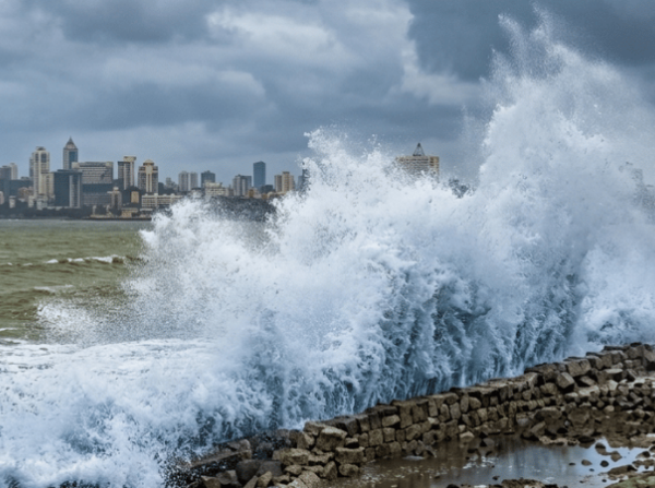 कोकण किनारपट्टीवर संकटाचे ढग! यंदा 24 दिवस समुद्र ‘उधाण’