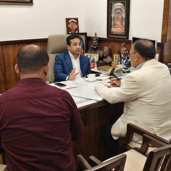 कोकण रेल्वे प्रकल्पबाधितांना न्याय मिळणार? रोजगारासाठी पालकमंत्री नितेश राणेंची ठोस भूमिका
