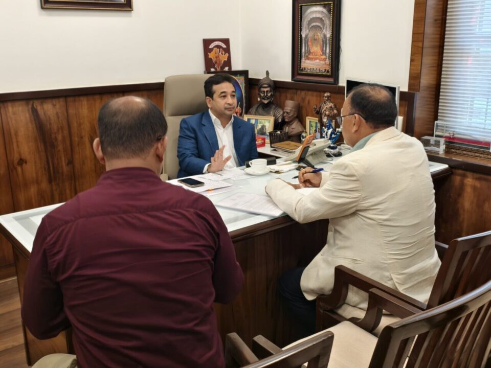 कोकण रेल्वे प्रकल्पबाधितांना न्याय मिळणार? रोजगारासाठी पालकमंत्री नितेश राणेंची ठोस भूमिका