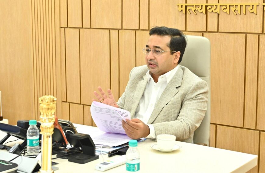 “गोवंश संरक्षणासाठी सिंधुदुर्गात कडक पावले; पालकमंत्री नितेश राणेंची उच्चस्तरीय बैठक”
