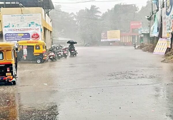 सिंधुदुर्गात अवकाळी पावसाचा धुमाकूळ; बाजारपेठा ठप्प, वाहतूक विस्कळीत