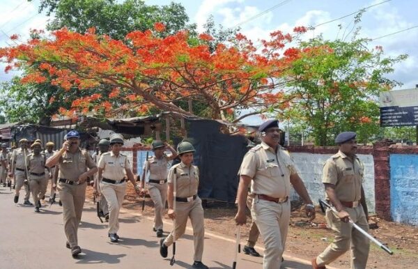 बकरी ईदच्या पार्श्वभूमीवर देवगडमध्ये पोलिसांचा कडक बंदोबस्त