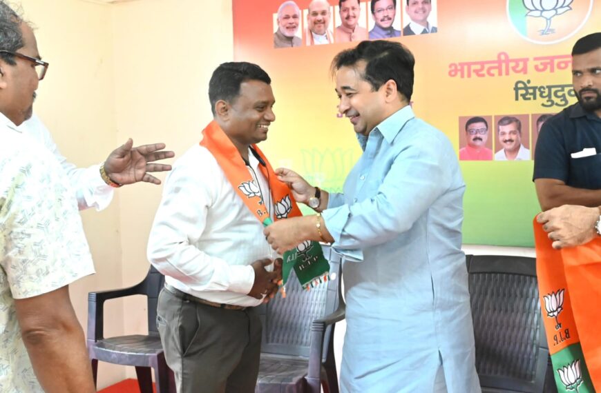पालकमंत्री नितेश राणे यांचा उबाठा व मनसेला जोरदार धक्का
