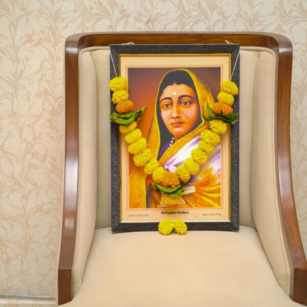 “विशाल परब यांच्या हस्ते अहिल्यादेवी होळकर प्रतिमापूजन; जयंती कार्यक्रम संपन्न”