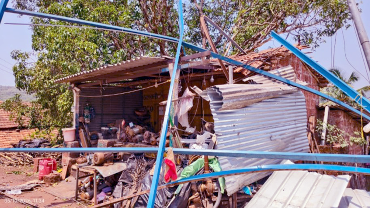 खारेपाटण गाव अंधारात बुडाले; रात्रभर वीजपुरवठा खंडित