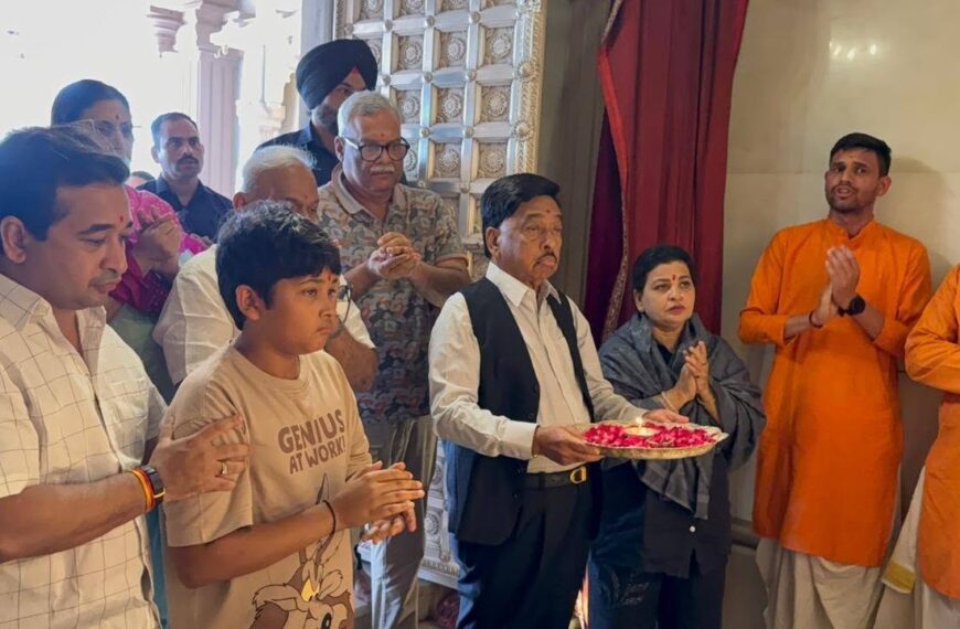 मोदींच्या दीर्घायुष्यासाठी अंबे माता मंदिरात विशेष प्रार्थना; राणे कुटुंबीयांची उपस्थिती