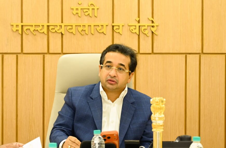 मत्स्यव्यवसाय, जलशेती आणि मच्छिमार कल्याणाला प्राधान्य; मंत्री नितेश राणे यांच्या उपस्थितीत आढावा बैठक