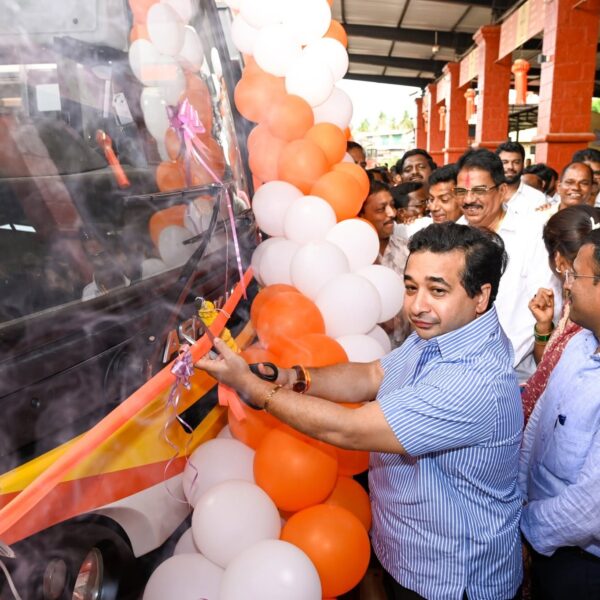 देवगडात मंत्री नितेश राणेंच्या हस्ते ‘राजमाता जिजाऊ’ एसटी गाड्यांचे लोकार्पण