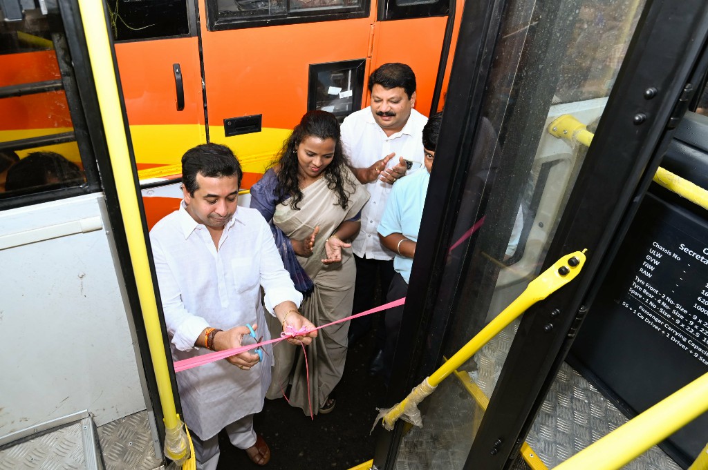 कणकवलीला मिळाल्या ५ नव्या ‘राजमाता जिजाऊ’ बस; मंत्री नितेश राणेंच्या हस्ते लोकार्पण!