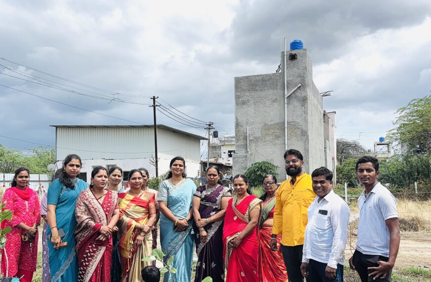 एकल माता भगिनींच्या हस्ते वटवृक्षारोपण; पुरोगामी विचार, स्त्री सन्मान आणि पर्यावरण संवर्धनाचा अनोखा संगम