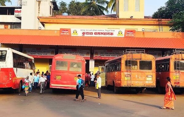 मालवण-कुडाळ रेल्वे स्टेशन एसटी सेवा पुन्हा सुरू करा; प्रवाशांची जोरदार मागणी