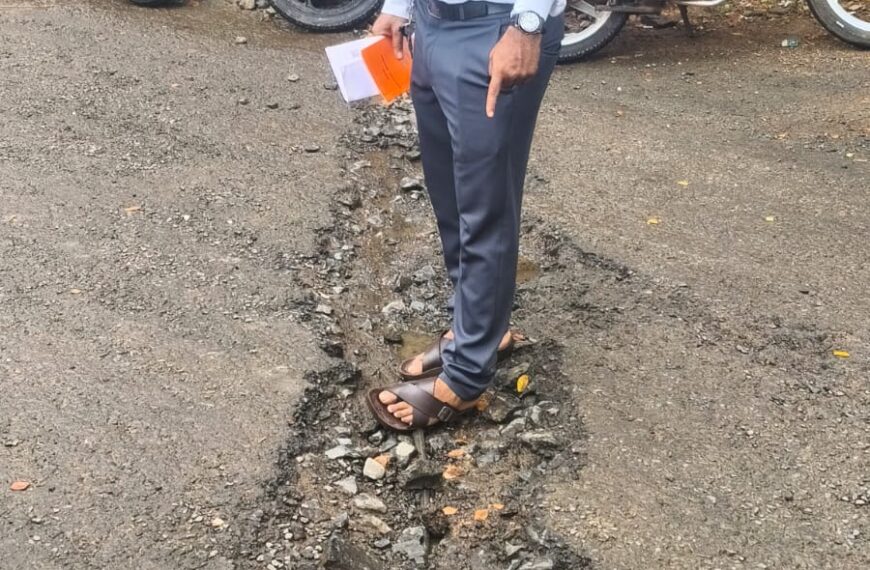 तहसील कार्यालयाच्या दारातच मृत्यूचा खड्डा?; गुरुदास गवंडेंचा प्रशासनाला सवाल