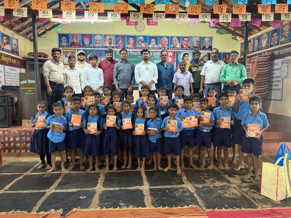 डिगस पंचक्रोशीत पालकमंत्री नितेश राणेंच्या वाढदिवसाचे अनोखे सेलिब्रेशन; विद्यार्थ्यांच्या चेहऱ्यावर आनंद