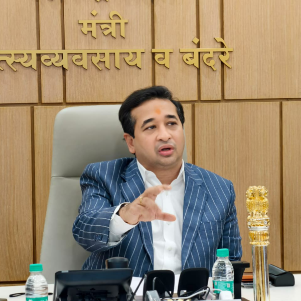 📡 पालकमंत्री नितेश राणेंचा मोठा निर्णय; राज्यातील मच्छिमारांना मिळणार सॅटेलाइट फोन सुविधा