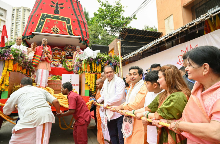 ‘जय जगन्नाथ’च्या जयघोषात मुंबई दुमदुमली; मंत्री नितेश राणेंची रथयात्रेत उपस्थिती