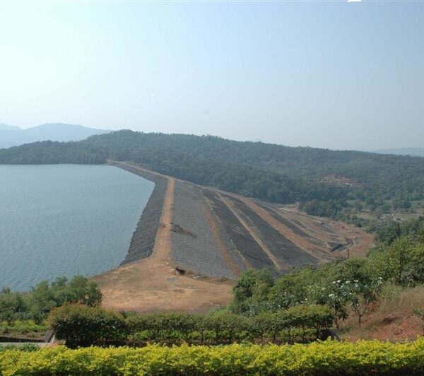 🌊 तिलारी धरणातून उद्यापासून अतिरिक्त पाण्याचा विसर्ग; नदीकाठच्या नागरिकांना सतर्कतेचा इशारा!