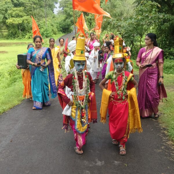 🚩 ‘ज्ञान-भक्तीचा सुंदर संगम’; साळगावच्या चिमुकल्यांची विठ्ठलनामात रंगलेली बाल दिंडी
