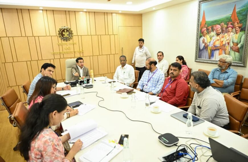सिंधुदुर्गातील फळपीक विमा नुकसानभरपाईसाठी तातडीने कार्यवाही करा – मंत्री नितेश राणे